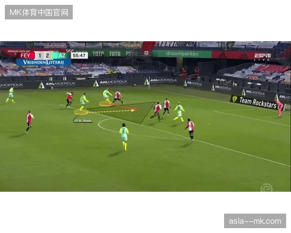 巴西队边路攻击群考验荷兰三中卫防守宽度，维尼修斯与邓弗里斯的边路对决或定乾坤